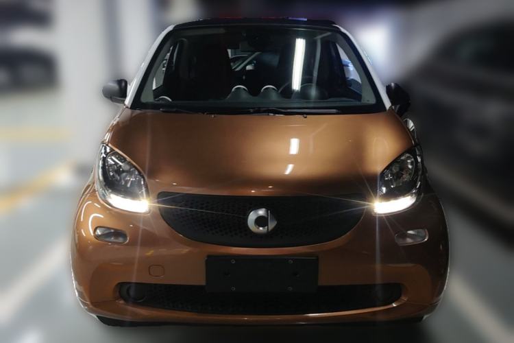 Used smart fortwo 2015 1.0L 52 kW hardtop Dynamic version Front