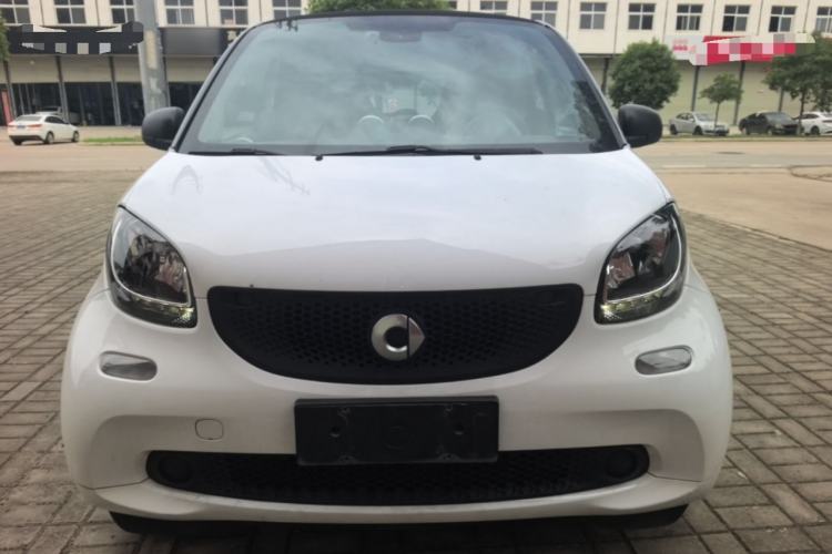 Used smart fortwo 2015 1.0L 52 kW hardtop Dynamic version Front