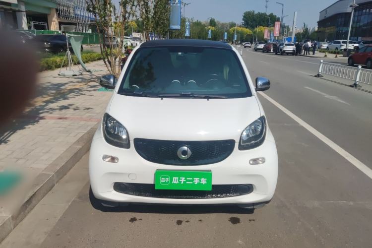 Used smart fortwo 2015 1.0L 52 kW hardtop Dynamic version Front