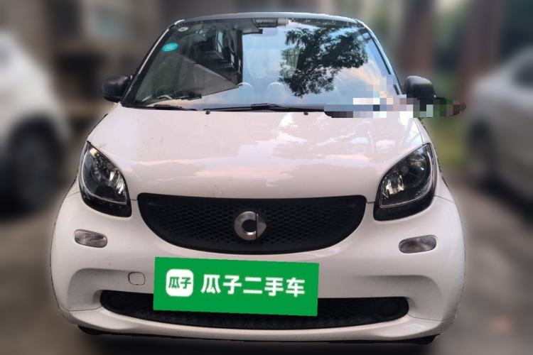 Used smart fortwo 2015 1.0L 52 kW hardtop Dynamic version Front