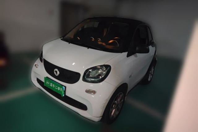 Used smart fortwo 2015 1.0L 52 kW hardtop Dynamic version