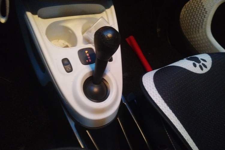 Used smart fortwo 2015 1.0L 52 kW Hardtop Passion Edition Gear Lever