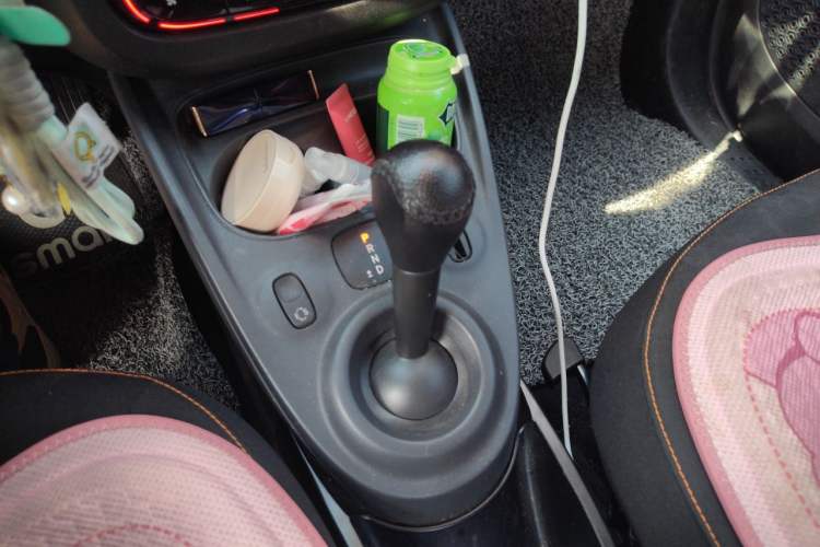 Used smart fortwo 2015 1.0L 52 kW Hardtop Passion Edition Gear Lever