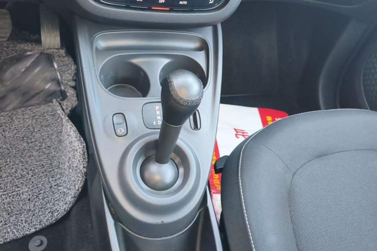 Used smart fortwo 2015 1.0L 52 kW Hardtop Passion Edition Gear Lever
