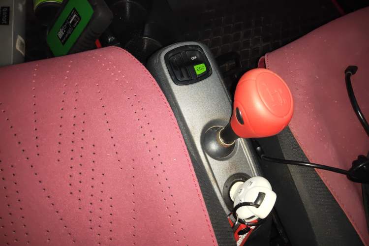 Used smart fortwo 2015 1.0 MHD Comfort Travel Edition Gear Lever