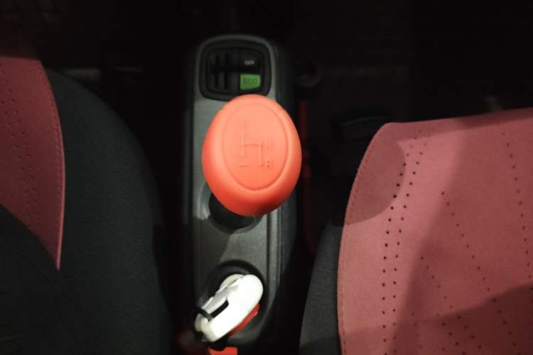Used smart fortwo 2015 1.0 MHD Comfort Travel Edition Gear Lever