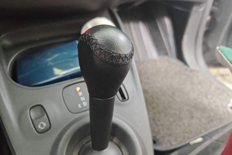Used smart fortwo 2015 1.0L 52 kW Hardtop Passion Edition Gear Lever
