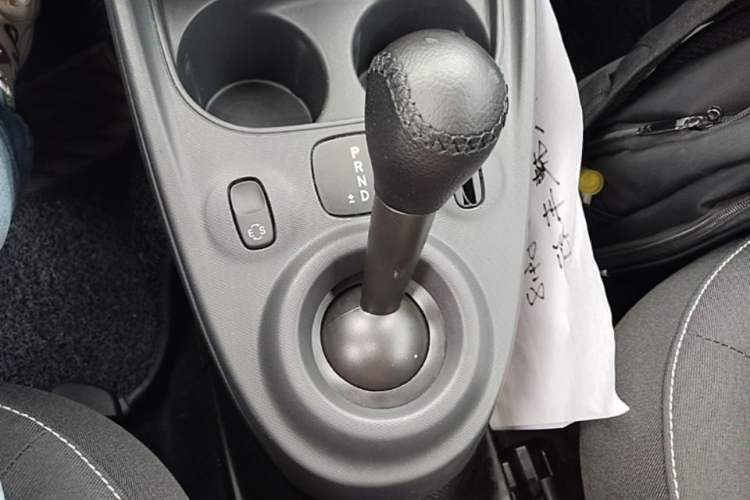 Used smart fortwo 2015 1.0L 52 kW Hardtop Passion Edition Gear Lever