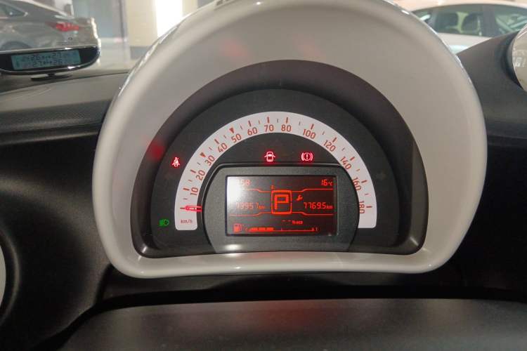 Used smart fortwo 2015 1.0L 52 kW hardtop Dynamic version Instrument Cluster
