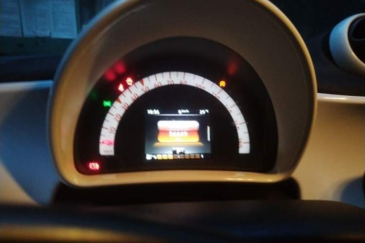 Used smart fortwo 2015 1.0L 52 kW Hardtop Passion Edition Instrument Cluster
