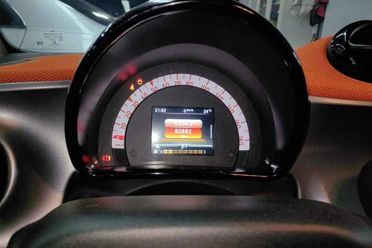 Used smart fortwo 2015 1.0L 52 kW Hardtop Passion Edition Instrument Cluster