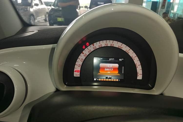 Used smart fortwo 2015 1.0L 52 kW Hardtop Passion Edition Instrument Cluster