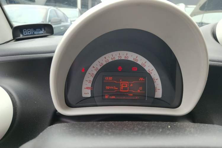 Used smart fortwo 2015 1.0L 52 kW hardtop Dynamic version Instrument Cluster