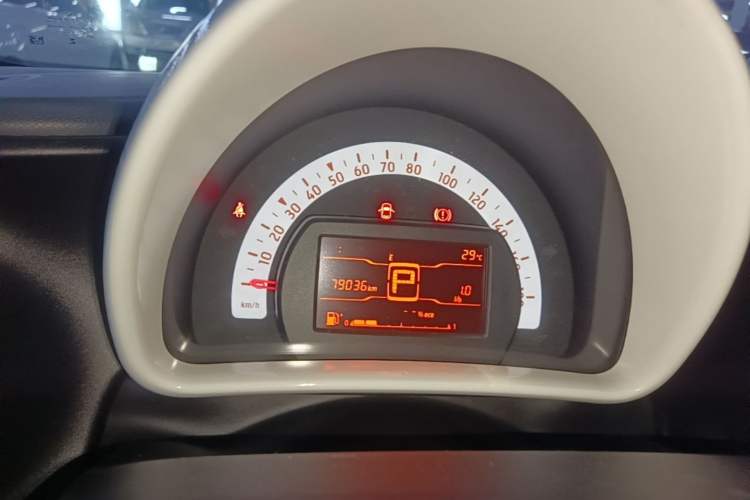 Used smart fortwo 2015 1.0L 52 kW hardtop Dynamic version Instrument Cluster