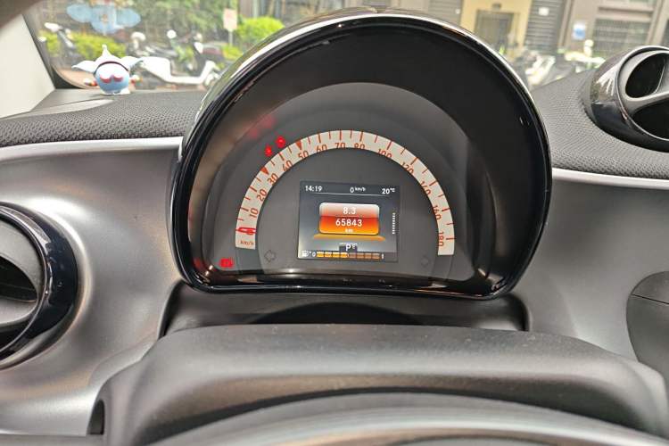 Used smart fortwo 2015 1.0L 52 kW Hardtop Passion Edition Instrument Cluster