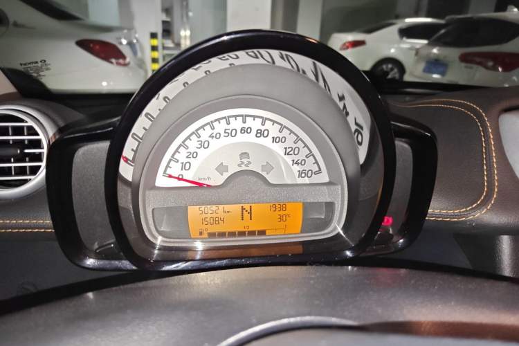 Used smart fortwo 2015 1.0 MHD Spark Special Edition Instrument Cluster