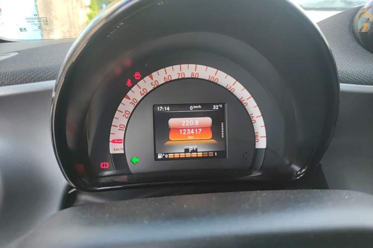 Used smart fortwo 2015 1.0L 52 kW Hardtop Passion Edition Instrument Cluster