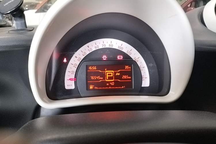 Used smart fortwo 2015 1.0L 52 kW hardtop Dynamic version Instrument Cluster