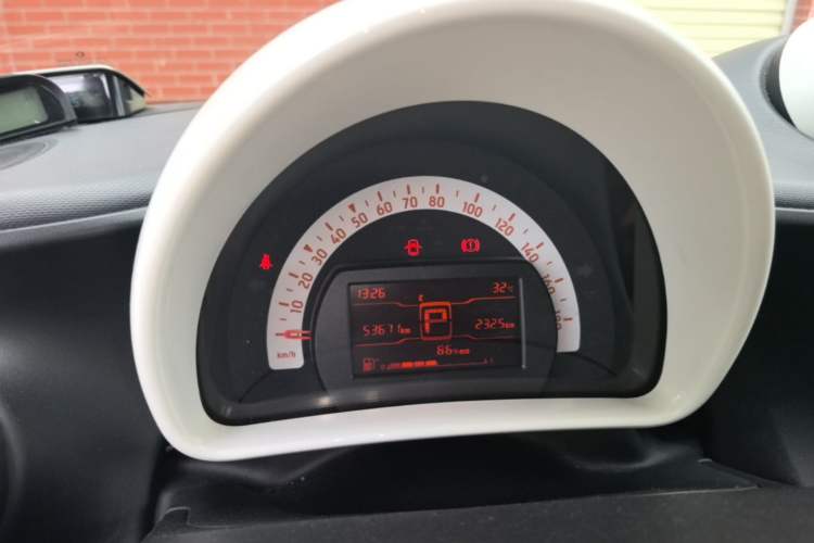 Used smart fortwo 2015 1.0L 52 kW hardtop Dynamic version Instrument Cluster