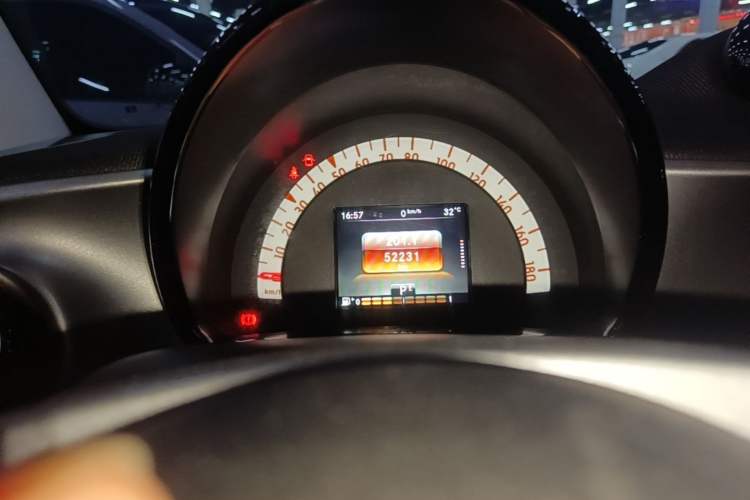 Used smart fortwo 2015 1.0L 52 kW Hardtop Passion Edition Instrument Cluster