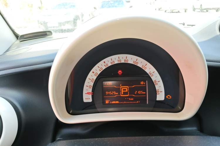 Used smart fortwo 2015 1.0L 52 kW hardtop Dynamic version Instrument Cluster