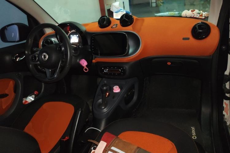 Used smart fortwo 2015 1.0L 52 kW Hardtop Passion Edition Interior 2