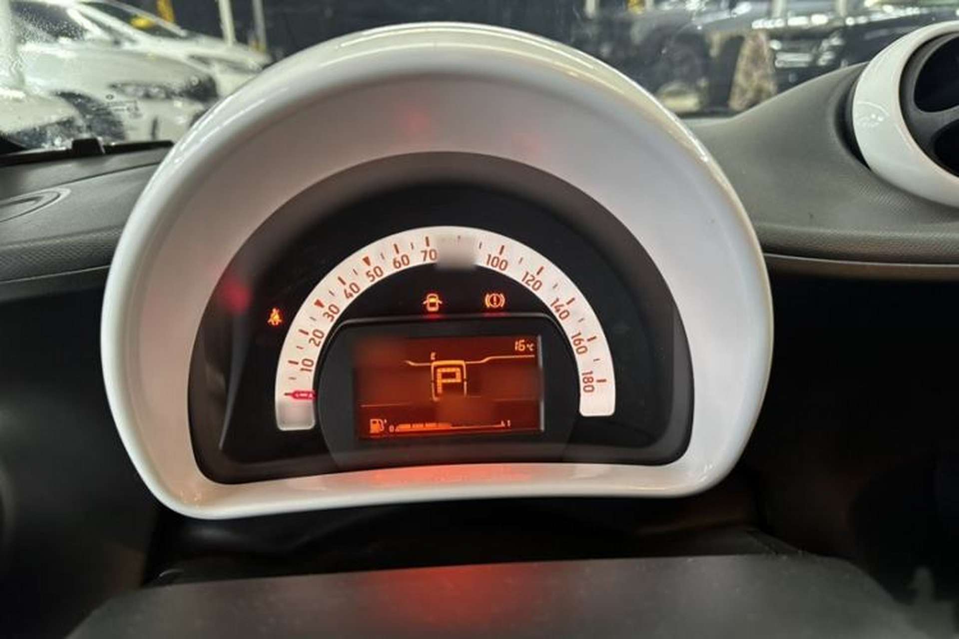 Used smart fortwo 2015 1.0L 52 kW hardtop Dynamic version Interior 3