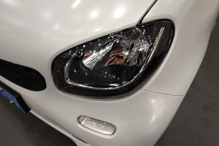 Used smart fortwo 2015 1.0L 52 kW Hardtop Passion Edition Left Front Headlight