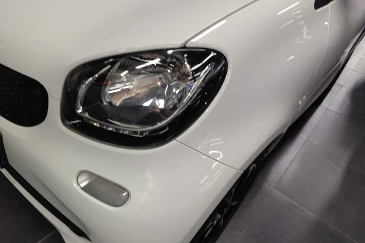 Used smart fortwo 2015 1.0L 52 kW Hardtop Passion Edition Left Front Headlight
