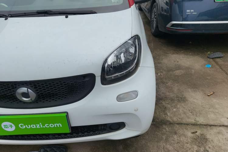 Used smart fortwo 2015 1.0L 52 kW hardtop Dynamic version Left Front Headlight