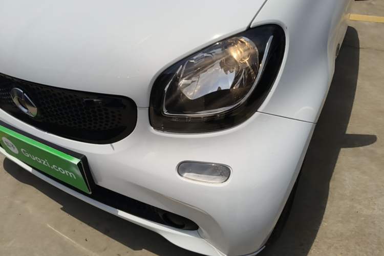 Used smart fortwo 2015 1.0L 52 kW Hardtop Passion Edition Left Front Headlight