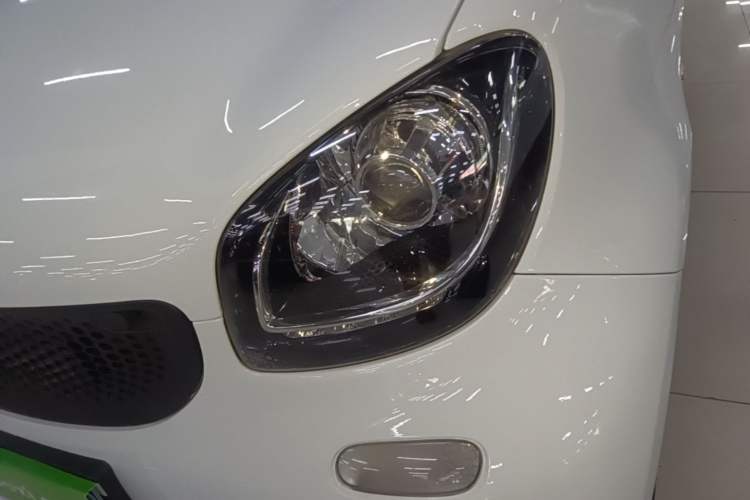 Used smart fortwo 2015 1.0L 52 kW hardtop Dynamic version Left Front Headlight