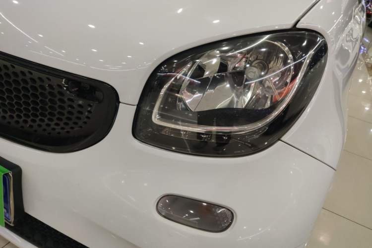 Used smart fortwo 2015 1.0L 52 kW Hardtop Passion Edition Left Front Headlight