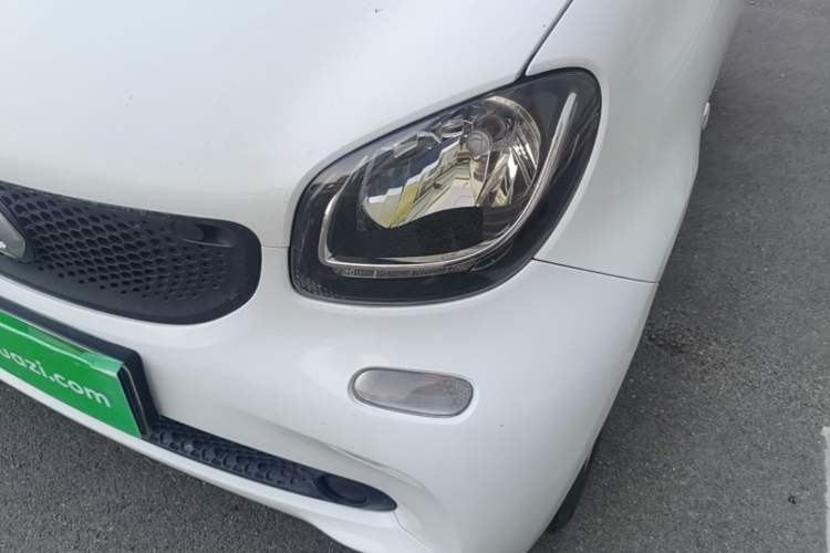 Used smart fortwo 2015 1.0L 52 kW hardtop Dynamic version Left Front Headlight