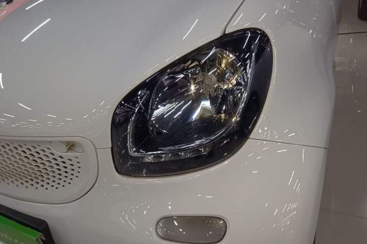 Used smart fortwo 2015 1.0L 52 kW Hardtop Passion Edition Left Front Headlight