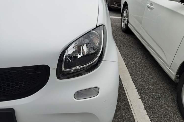Used smart fortwo 2015 1.0L 52 kW Hardtop Passion Edition Left Front Headlight