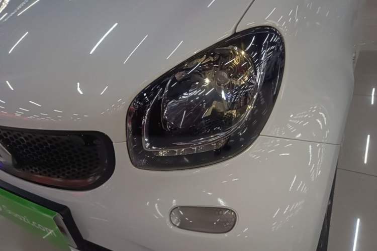 Used smart fortwo 2015 1.0L 52 kW Hardtop Passion Edition Left Front Headlight