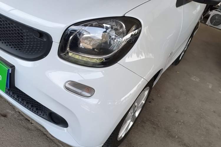 Used smart fortwo 2015 1.0L 52 kW hardtop Dynamic version Left Front Headlight