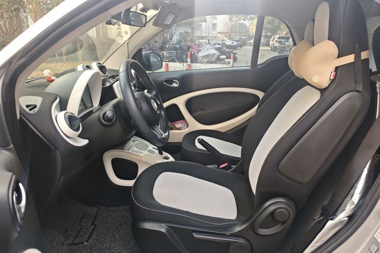 Used smart fortwo 2015 1.0L 52 kW Hardtop Passion Edition Left Front Seat