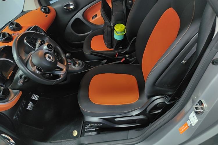 Used smart fortwo 2015 1.0L 52 kW Hardtop Passion Edition Left Front Seat
