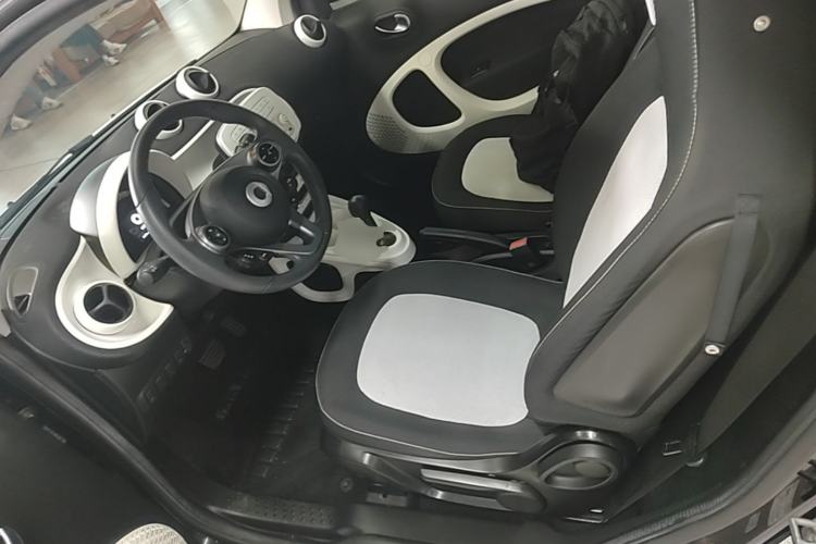 Used smart fortwo 2015 1.0L 52 kW Hardtop Passion Edition Left Front Seat