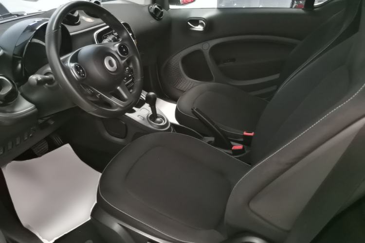 Used smart fortwo 2015 1.0L 52 kW Hardtop Passion Edition Left Front Seat