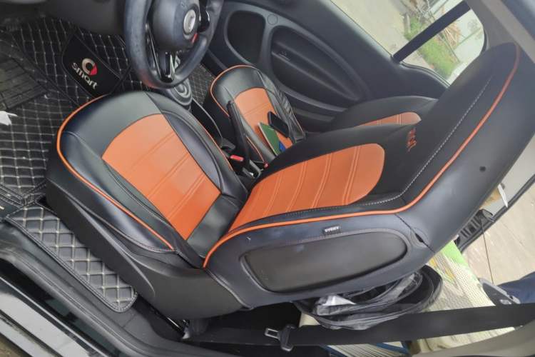 Used smart fortwo 2015 1.0L 52 kW hardtop Dynamic version Left Front Seat