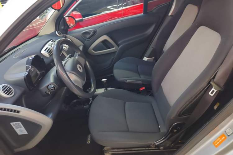 Used smart fortwo 2015 1.0 MHD Comfort Travel Edition Left Front Seat