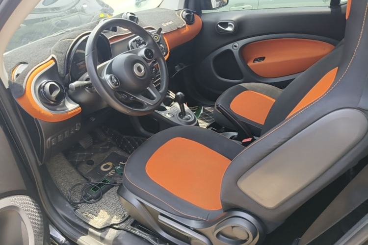 Used smart fortwo 2015 1.0L 52 kW Hardtop Passion Edition Left Front Seat