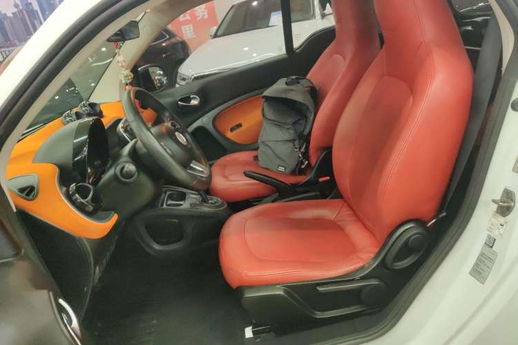 Used smart fortwo 2015 1.0L 52 kW Hardtop Passion Edition Left Front Seat