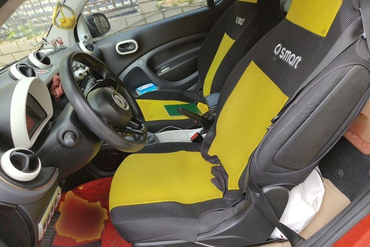 Used smart fortwo 2015 1.0L 52 kW hardtop Dynamic version Left Front Seat