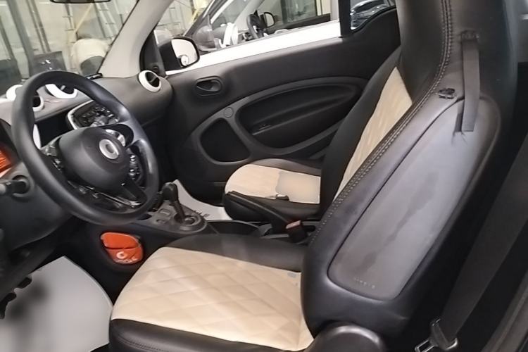 Used smart fortwo 2015 1.0L 52 kW hardtop Dynamic version Left Front Seat