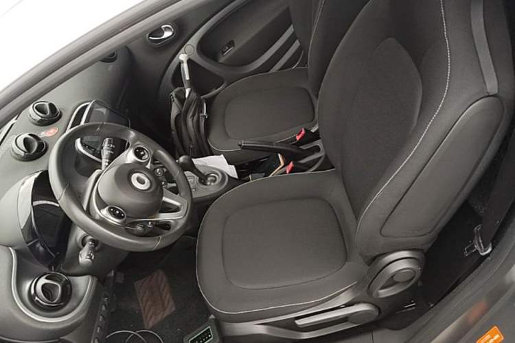 Used smart fortwo 2015 1.0L 52 kW Hardtop Passion Edition Left Front Seat