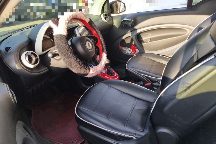 Used smart fortwo 2015 1.0L 52 kW hardtop Dynamic version Left Front Seat